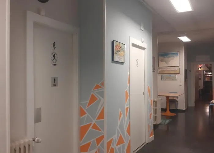 Santander Central Hostel אכסניה *